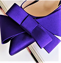Load image into Gallery viewer, Silk Satin Pointed toe bow slippers..