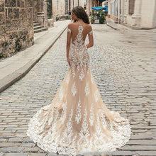 Load image into Gallery viewer, .NAVARRA Couture 100% Italia Tessuto Forentina Lace Wedding Gown Lace Applique and Court Train
