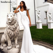 Load image into Gallery viewer, V Neck Mermaid Wedding Dress with beaded Applique