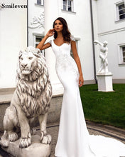 Load image into Gallery viewer, V Neck Mermaid Wedding Dress with beaded Applique