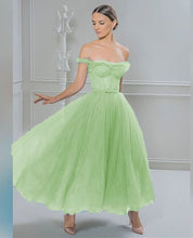 Load image into Gallery viewer, Strapless  Short Elegant Illusion Lace Bodice Gown