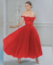 Load image into Gallery viewer, Strapless  Short Elegant Illusion Lace Bodice Gown