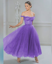 Load image into Gallery viewer, Strapless  Short Elegant Illusion Lace Bodice Gown