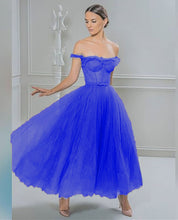 Load image into Gallery viewer, Strapless  Short Elegant Illusion Lace Bodice Gown